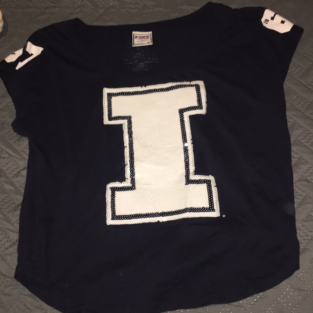 University of Illinois t-shirt from pink